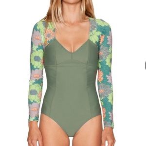 Seea Bahia surf suit, new without tags. Size small.